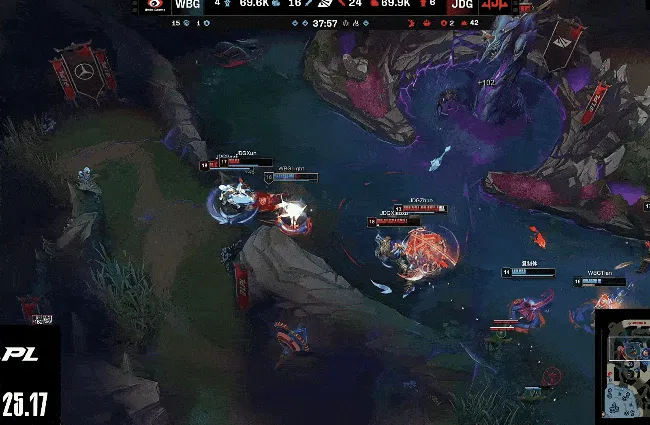 双方大龙团疯狂拉扯，Light卡莎进场被秒JDG一波取胜