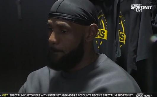 开云体育-詹姆斯谈球衣佩戴徽章做球星卡：太不可思议了，太谦卑了，太幸运了