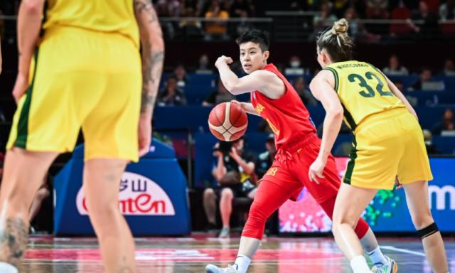 开云体育-女篮进决赛登顶热搜榜首 杨毅：女篮赢球不意外！