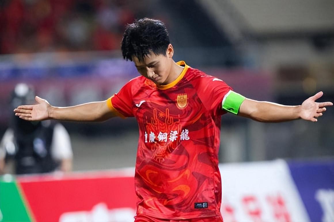 开云体育-向余望和李镇全亮相新去处!已抽出“渝超”8强对阵,引发热议