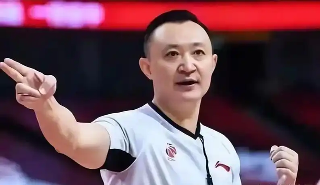 开云体育app-闫军被撤销国际裁判并非意味着天亮了,在CBA,他依然呼风唤雨