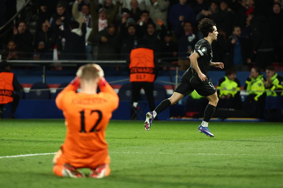 开云体育-致敬热刺?切尔西23岁“二门”欧冠2送大礼!与恩佐内讧+激烈争吵